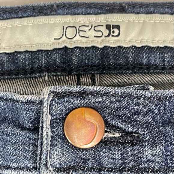 Joe’s Jeans Cocoa Wash Denim Distressed Shorts - Picture 4 of 7